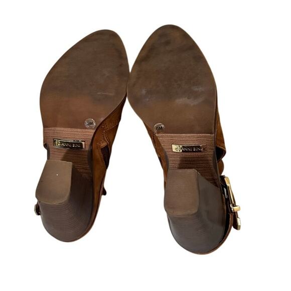 Gianni Bini Tan Suede Ankle Boots Women’s 8M Gold Buckle Block Heel Booties - Picture 8 of 8